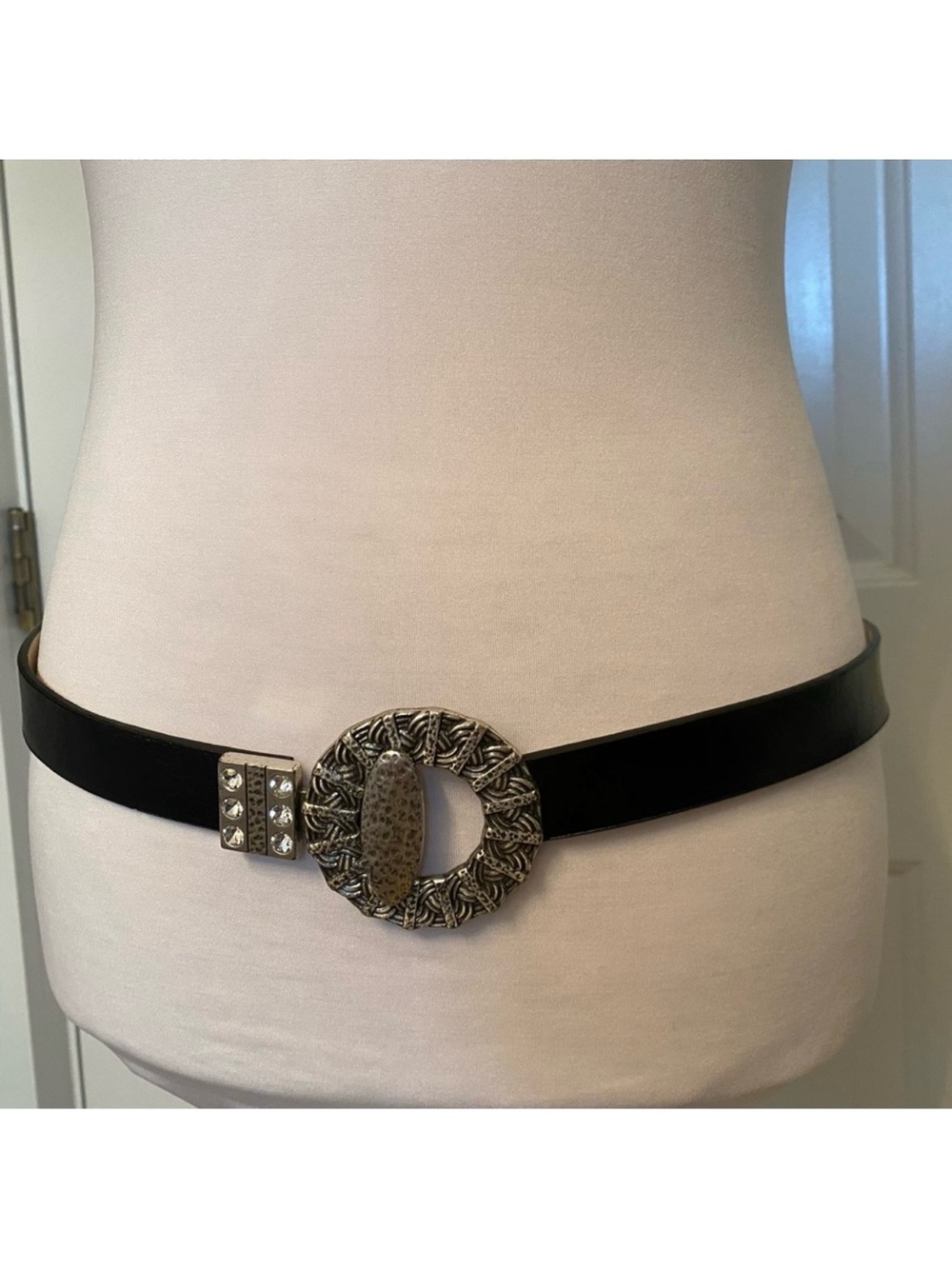 CHICO’S BELT BLACK FAUX LEATHER & REAL COMBINATION SILVER TONE BUCKLE SIZE M/L